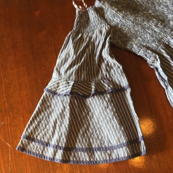 American Eagle Outfitters off shoulder/tiered bell sleeves/smocked sz XS/stripes - Picture 5 of 16